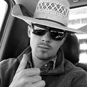 Meet your Posher, Casey